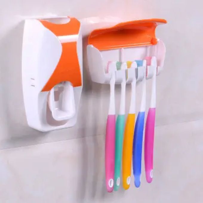 Distributeur de patte dentifrice et brosse à dent